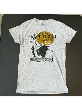 EC Grey Fruit of the Loom - Neil Young Live T-Shirt - Size Medium